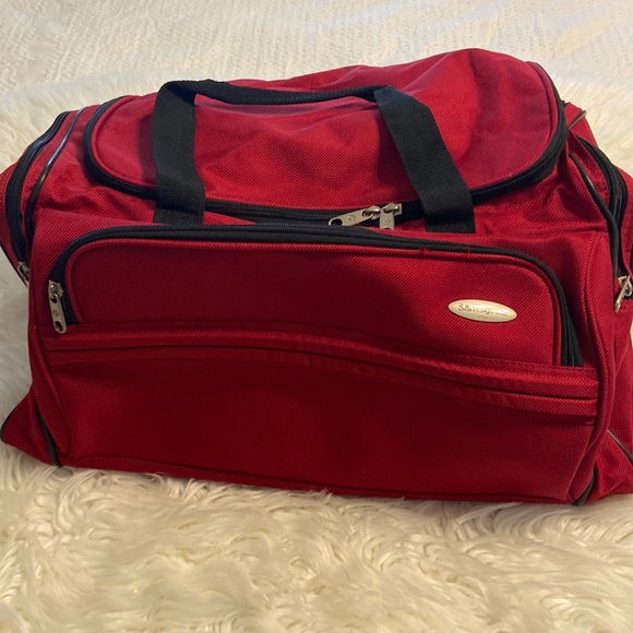 Samsonite Other - Samsonite BNWOT SAMSONITE DUFFEL Carry on or Weekender Bag color red
